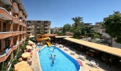Вид на бассейн в Kleopatra Fatih Hotel или окрестностях