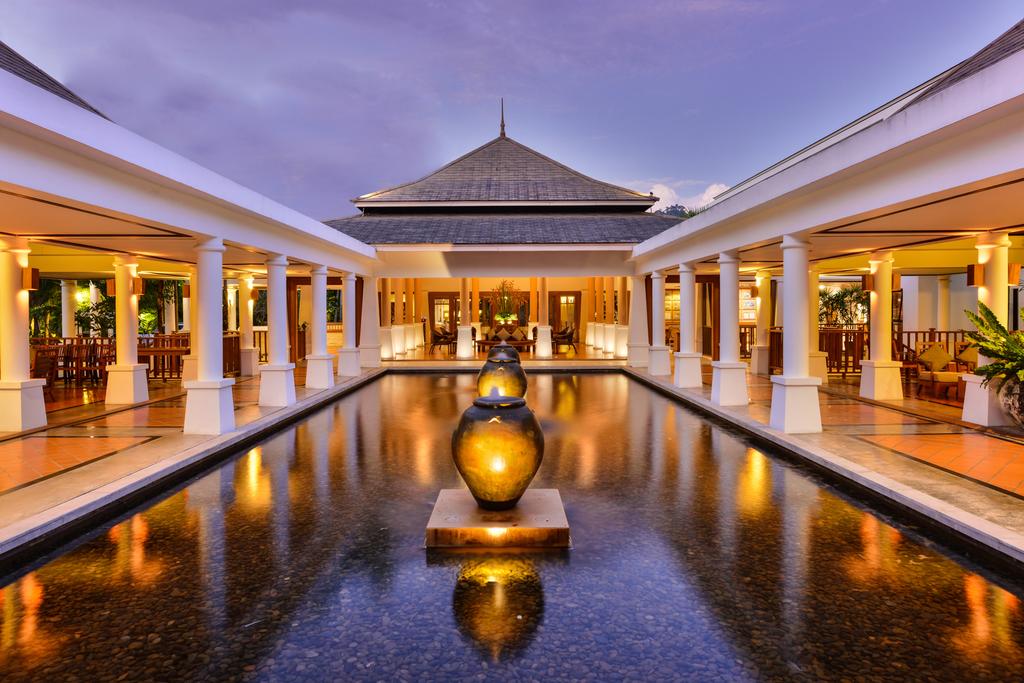 Отель Бассейн в Naithonburi Beach Resort или поблизости