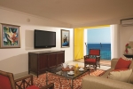 Телевизор и/или развлекательный центр в Sunscape Splash Montego Bay Resort and Spa