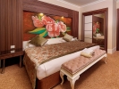 Кровать или кровати в номере Crystal De Luxe Resort & Spa