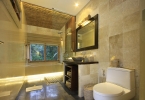 Ванная комната в The Kayon Resort by Pramana