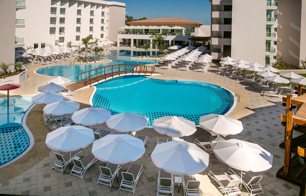 Отель Вид на бассейн в Vangelis Hotel & Suites или окрестностях