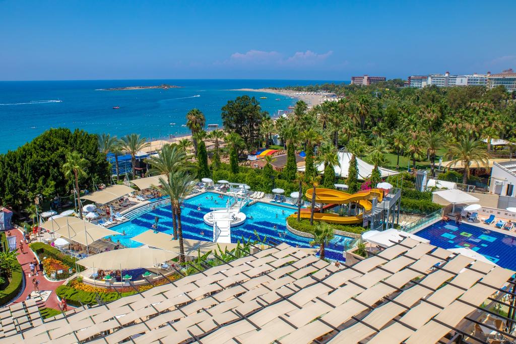 Отель Вид на бассейн в Sealife Buket Resort & Beach Hotel или окрестностях