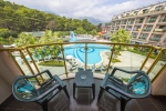 Вид на бассейн в Eldar Resort Hotel или окрестностях