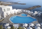 Вид на бассейн в Knossos Beach Bungalows & Suites или окрестностях