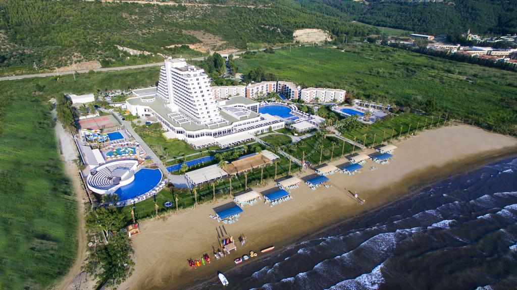 Отель Palm Wings Ephesus Beach Resort - Ultra All Inclusive с высоты птичьего полета