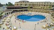 Вид на бассейн в Kemer Botanik Resort Hotel или окрестностях