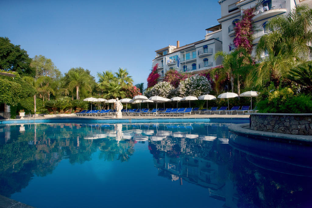 Отель Бассейн в Sant Alphio Garden Hotel & SPA или поблизости