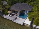 Вид на бассейн в Anantara Veli Maldives Resort или окрестностях