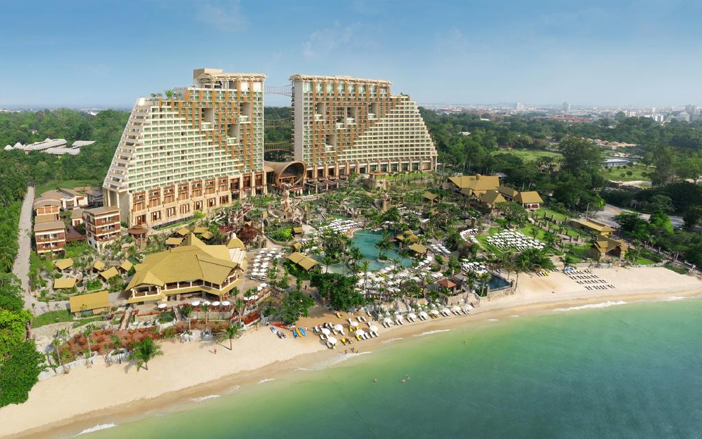 Centara Grand Mirage Beach Resort Pattaya с высоты птичьего полета