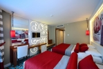 Кровать или кровати в номере Vikingen Infinity Resort & Spa