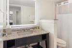Ванная комната в Hilton Rose Hall Resort & Spa