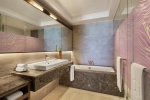 Ванная комната в Shangri-La's Le Touessrok Resort & Spa