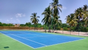 Теннис и/или сквош на территории Kudafushi Resort & Spa или поблизости