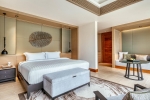 Кровать или кровати в номере Banyan Tree Phuket