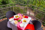 Завтрак для гостей Kupu Kupu Barong Villas and Tree Spa by L’OCCITANE
