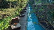 Вид на бассейн в Maya Sanur Resort & Spa или окрестностях