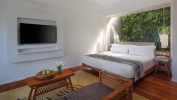 Кровать или кровати в номере Maya Sanur Resort & Spa