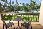 Вид на бассейн в Impressive Resort & Spa Punta Cana или окрестностях