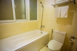 Ванная комната в Dendro Hotel