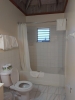 Ванная комната в Shields Negril Villas LTD