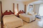 Кровать или кровати в номере Majestic Colonial Punta Cana - All Inclusive