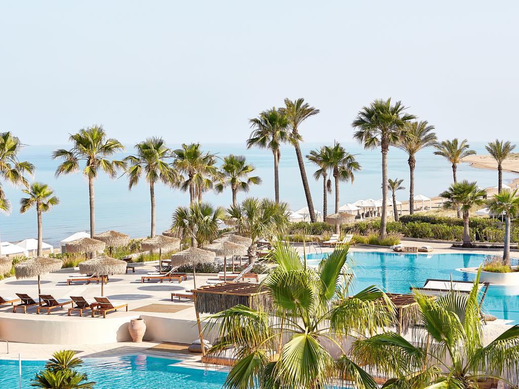 Отель Вид на бассейн в Grecotel La Riviera & Aqua Park или окрестностях
