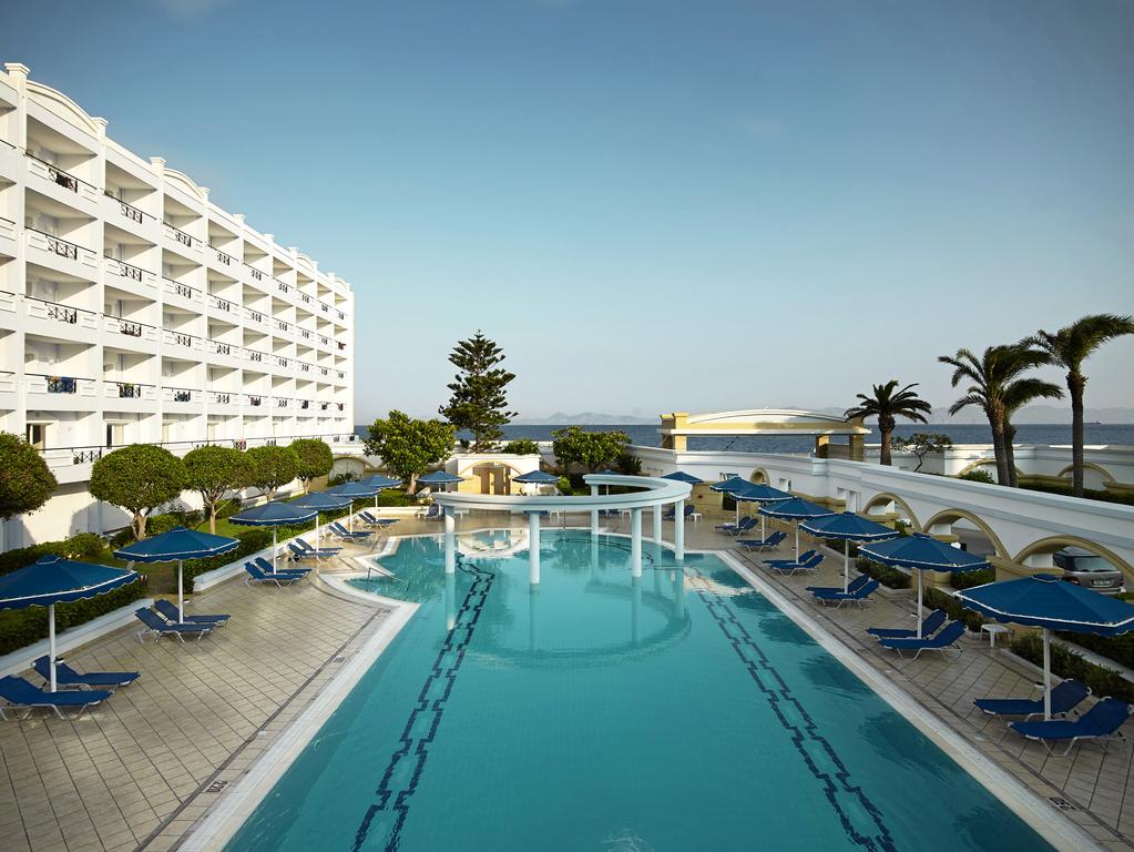 Отель Бассейн в Mitsis Grand Hotel Beach Hotel или поблизости
