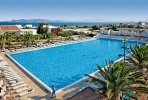 Вид на бассейн в Kipriotis Village Resort или окрестностях