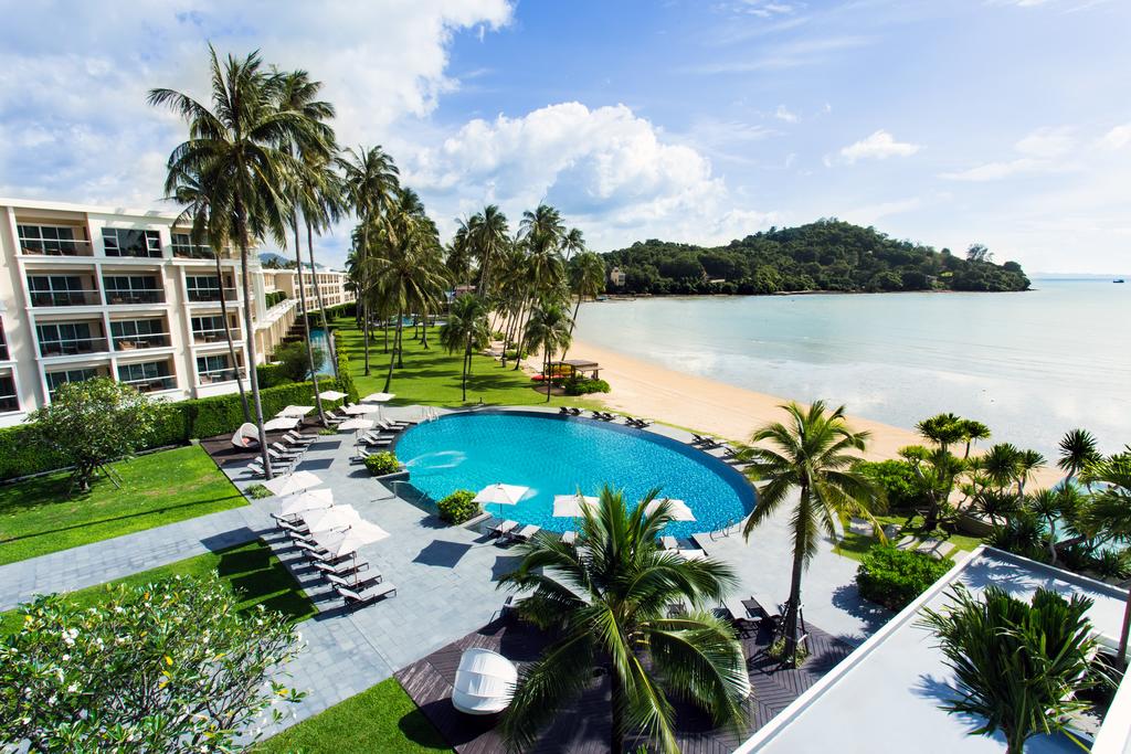 Отель Вид на бассейн в Crowne Plaza Phuket Panwa Beach или окрестностях
