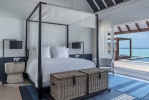 Кровать или кровати в номере Four Seasons Resort Maldives at Landaa Giraavaru