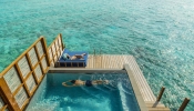 Бассейн в Four Seasons Resort Maldives at Landaa Giraavaru или поблизости