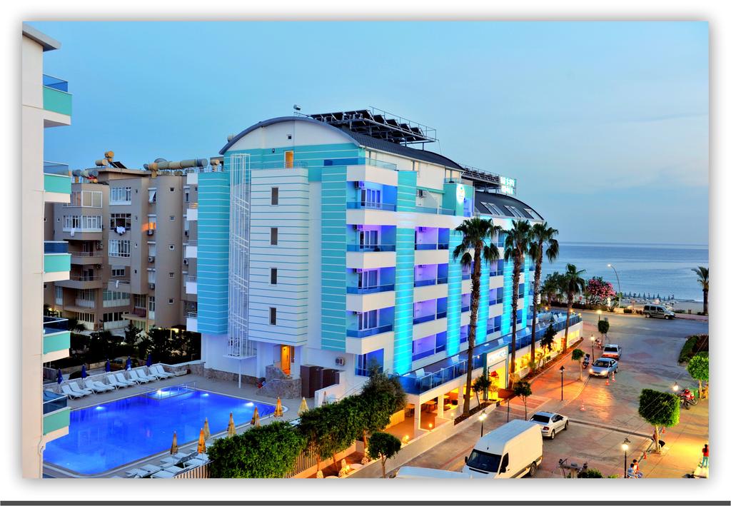 Отель Вид на бассейн в Mesut Hotel или окрестностях