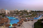 Вид на бассейн в Hurghada Long Beach Resort или окрестностях