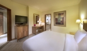 Кровать или кровати в номере Hilton Sharks Bay Resort