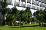 Сад в Riviera Hotel - Family and couples only