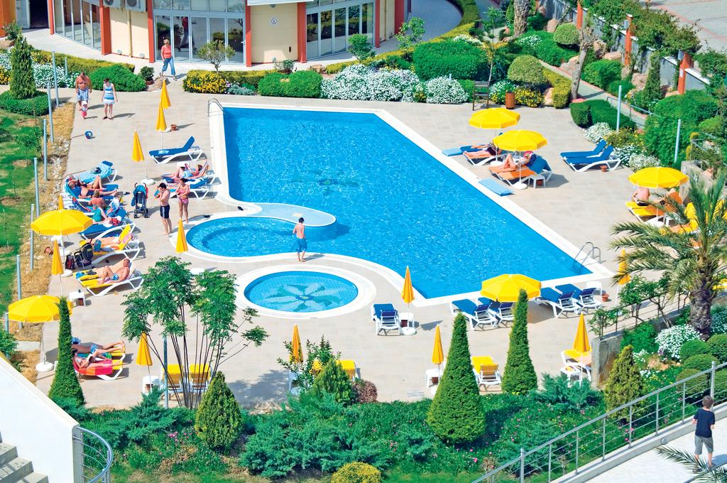 Отель Вид на бассейн в Alaiye Resort & Spa Hotel - All Inclusive или окрестностях