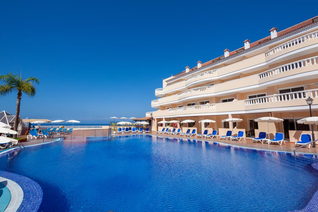 Отель Бассейн в Hotel Bahía Flamingo - Only Adults Recommended или поблизости 