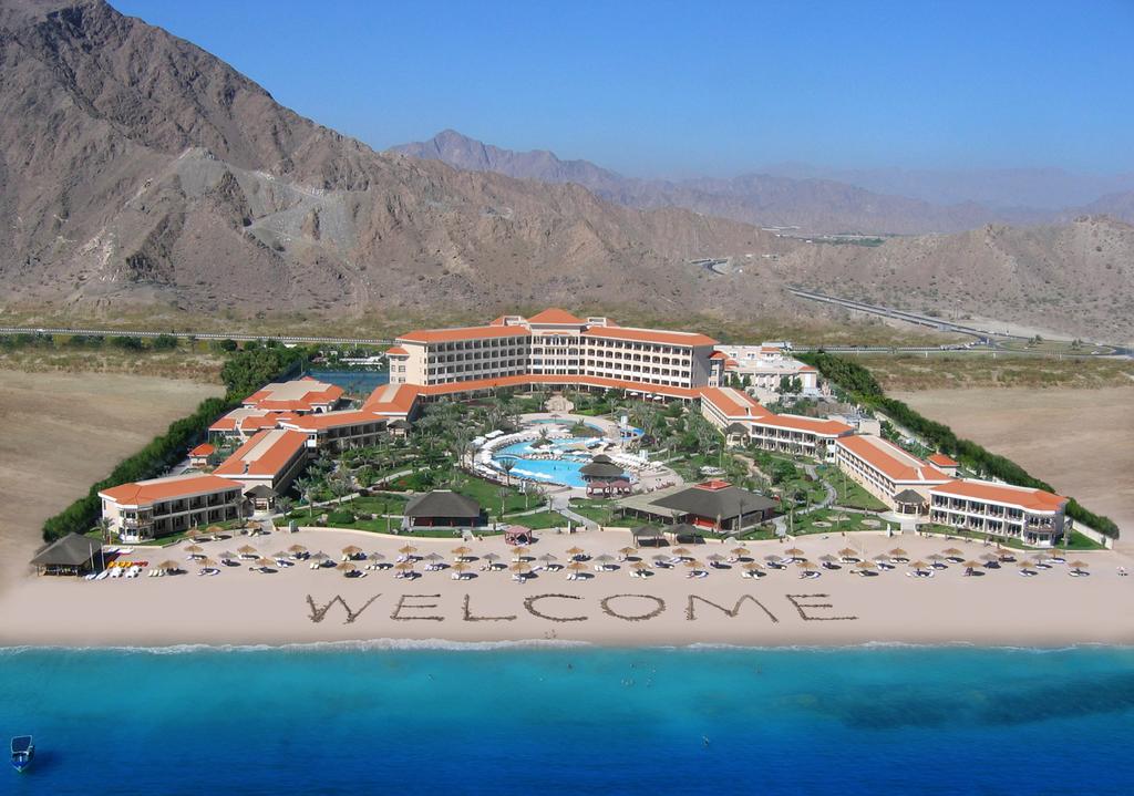 Отель Fujairah Rotana Resort & Spa - Al Aqah Beach с высоты птичьего полета