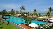 Вид на бассейн в Centara Ceysands Resort & Spa Sri Lanka или окрестностях