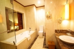 Ванная комната в Eden Resort & Spa