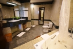 Ванная комната в Eden Resort & Spa