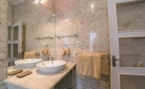 Ванная комната в Bali Mystique Hotel & Apartment