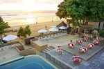 Вид на бассейн в Pelangi Bali Hotel & Spa или окрестностях