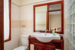 Ванная комната в Carana Hilltop Villa