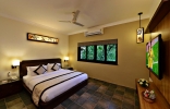 Кровать или кровати в номере La Sunila Suites