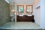 Ванная комната в Dessole Beach Resort Nha Trang