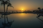 Бассейн в Mercure Hurghada Hotel или поблизости