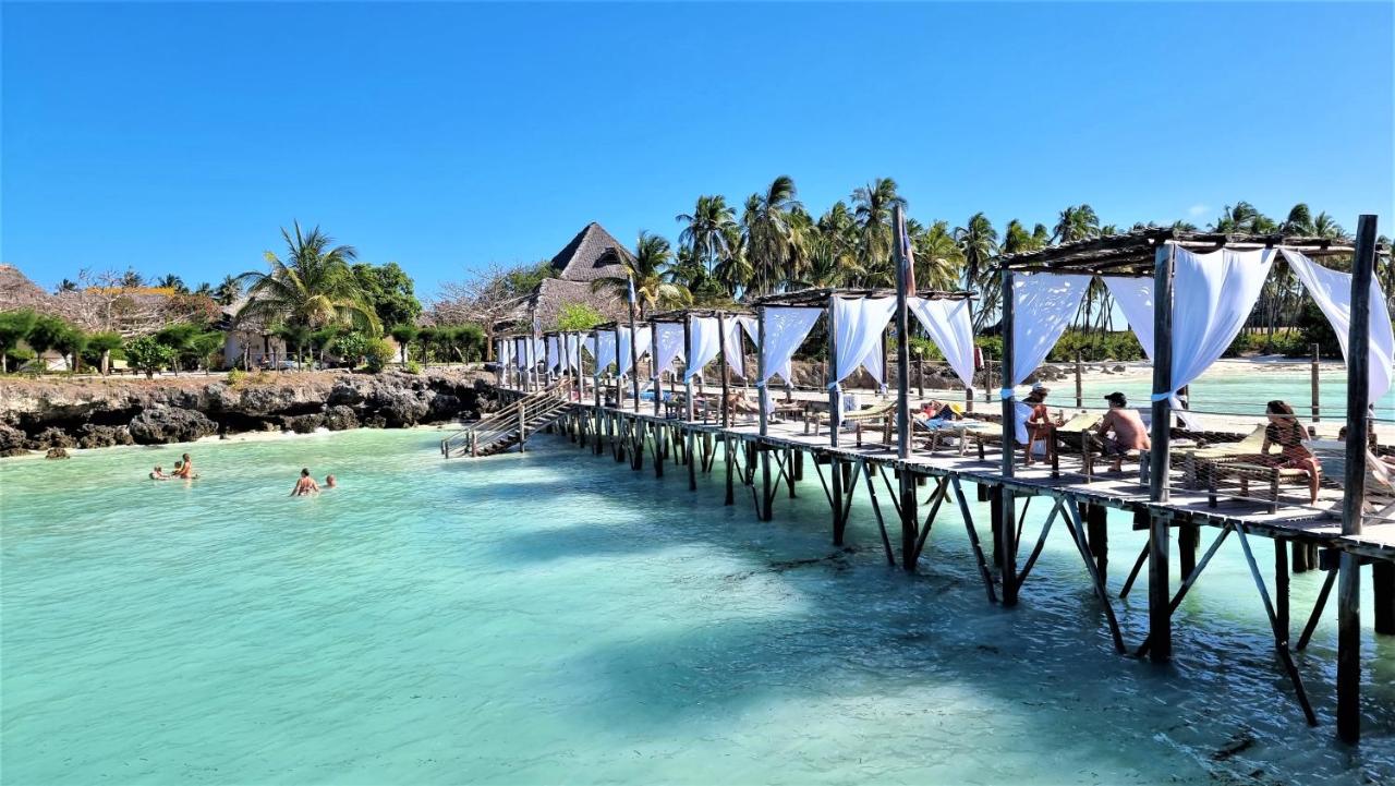 Отель Reef & Beach Resort