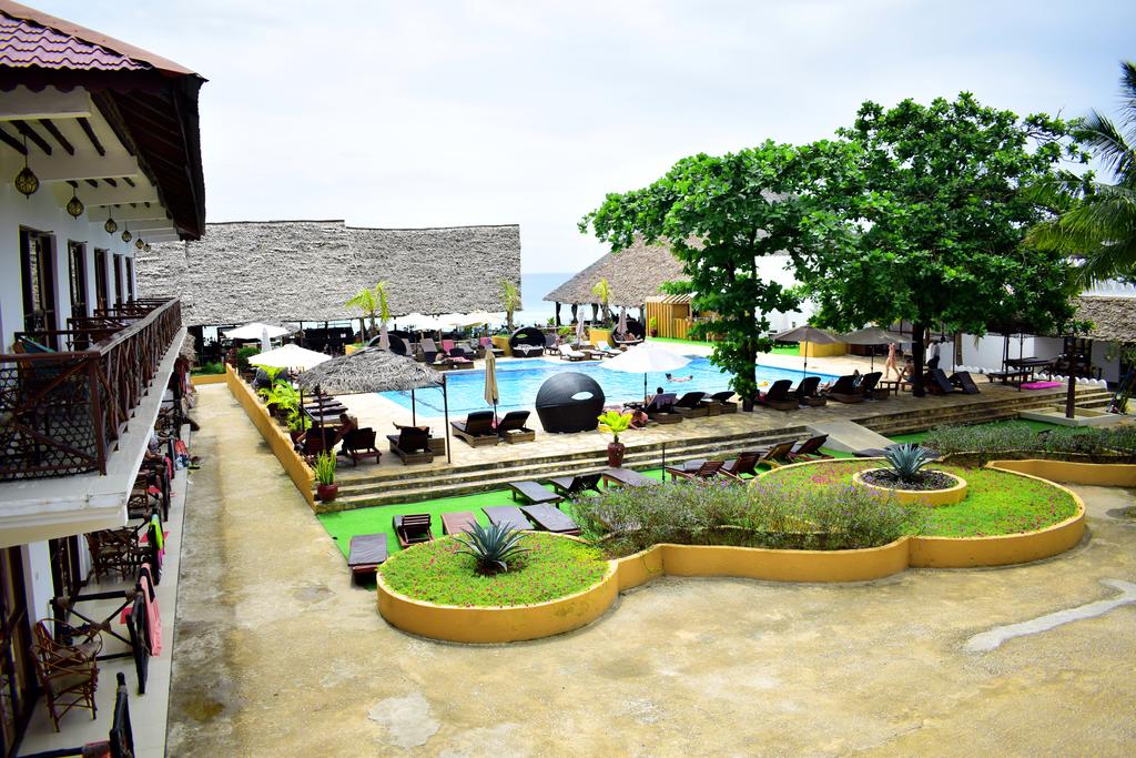 Отель Вид на бассейн в Amaan Beach Bungalows или окрестностях